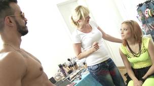 Shy redhead teen Ria Sunn first anal SZ905 screenshot