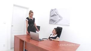 Billy Star & Laura Crystal anal pissing sluts (anal DP foursome) SZ760 screenshot