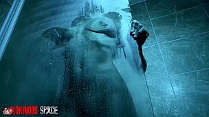 JOY LATOYA LET YOU DISCOVER HER PRETTY BODY, SHOWING HERSELF DURING HER SHOWER AT KOKINNOS SPACE - AnalVids screenshot