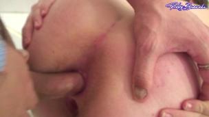 Vera coppia amatoriale italiana, anal e fisting - AnalVids screenshot