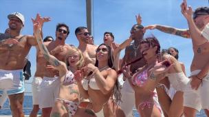 Orgia masiva en el barco 10 zorras vs 10 hombres - Yasmina Khan - Clea Gaultier- Roma Amor- Daisy Fay- Jolee Love - AnalVids screenshot
